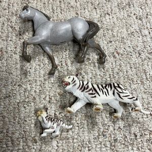 Small Lot of Three Animal Figurines